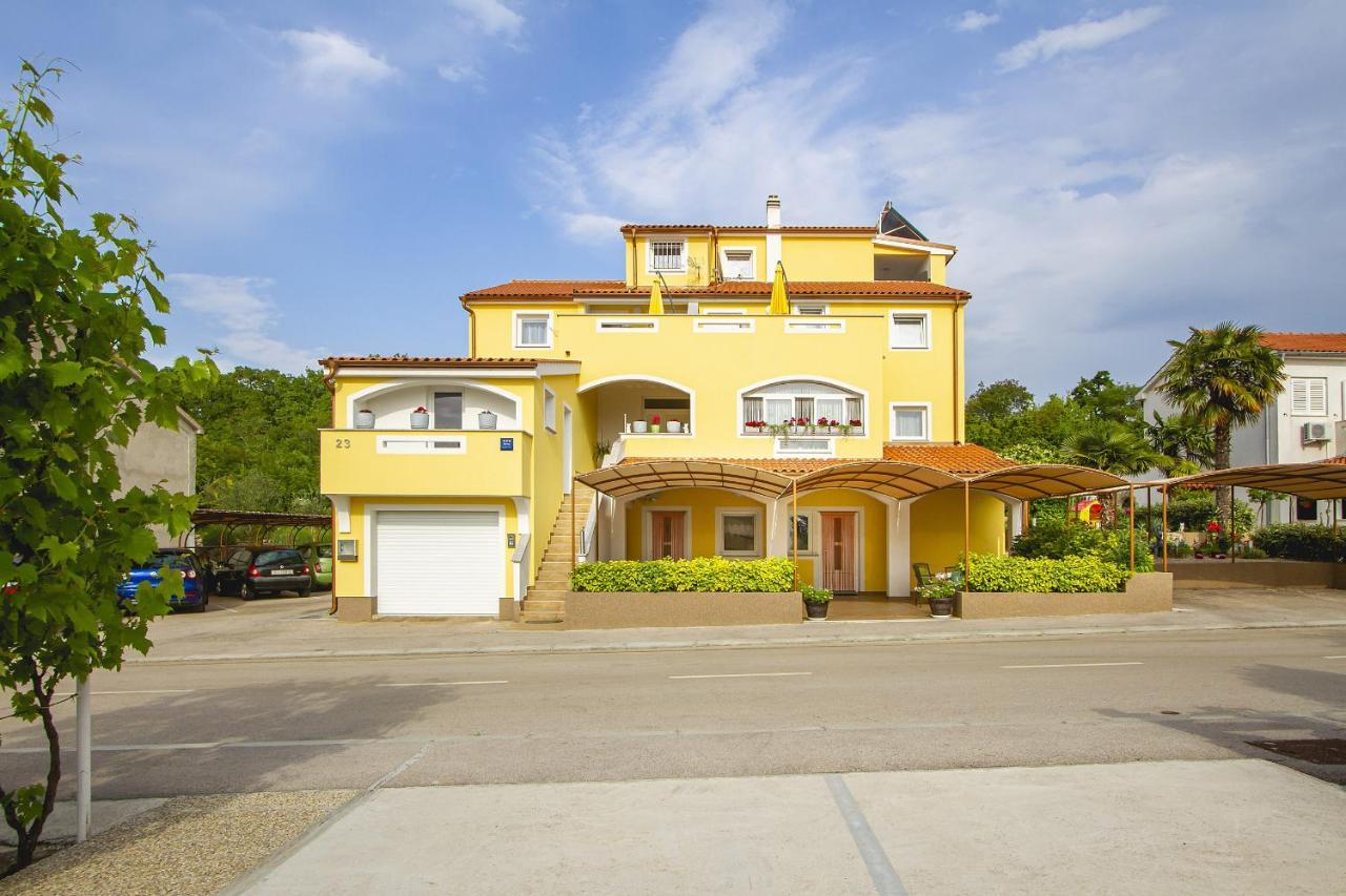 Apartmani Justic Njivice Ngoại thất bức ảnh