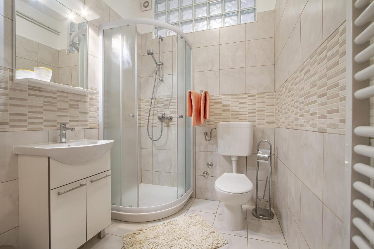 Apartmani Justic Njivice Ngoại thất bức ảnh