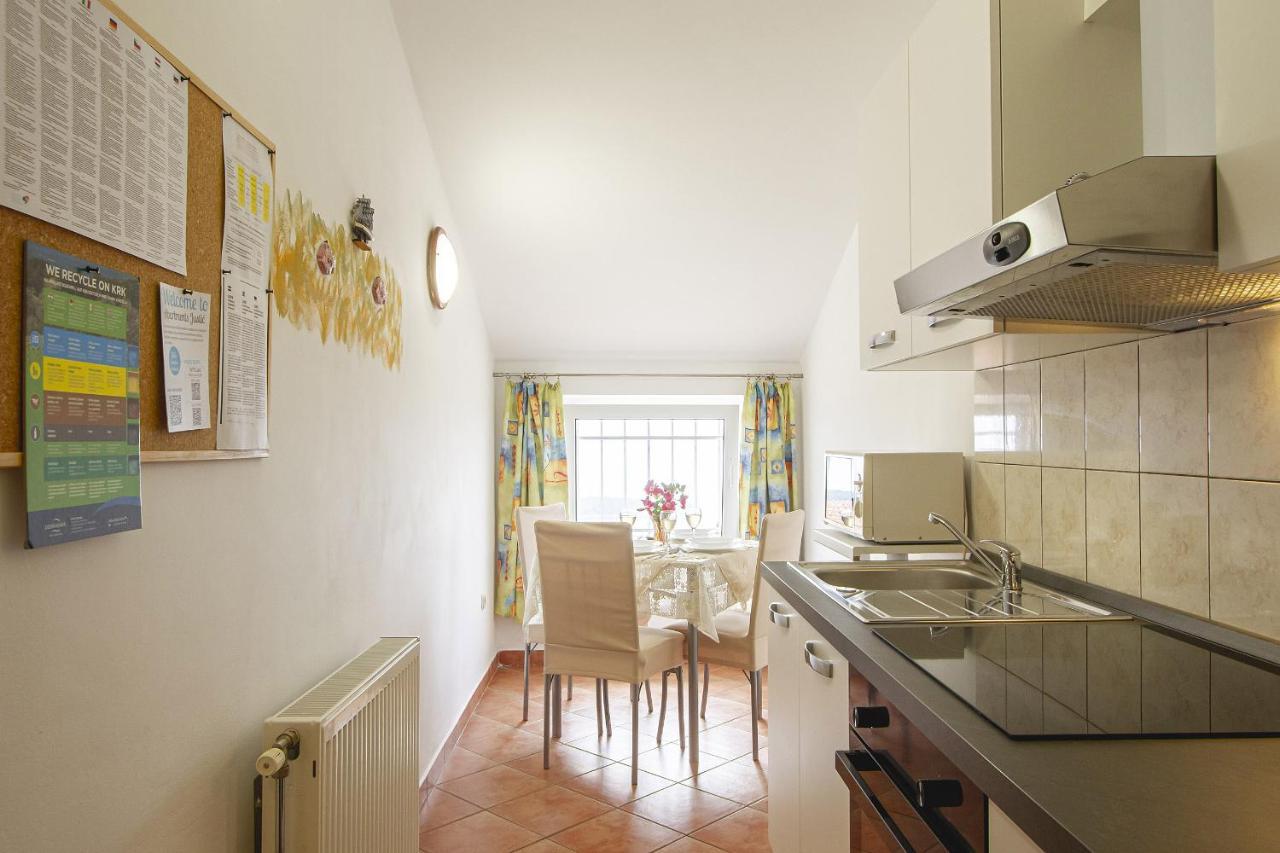 Apartmani Justic Njivice Ngoại thất bức ảnh