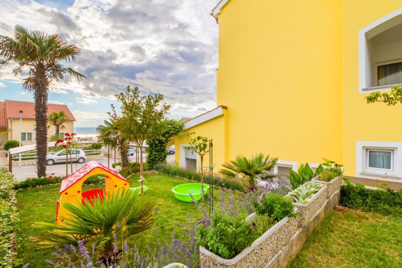 Apartmani Justic Njivice Ngoại thất bức ảnh