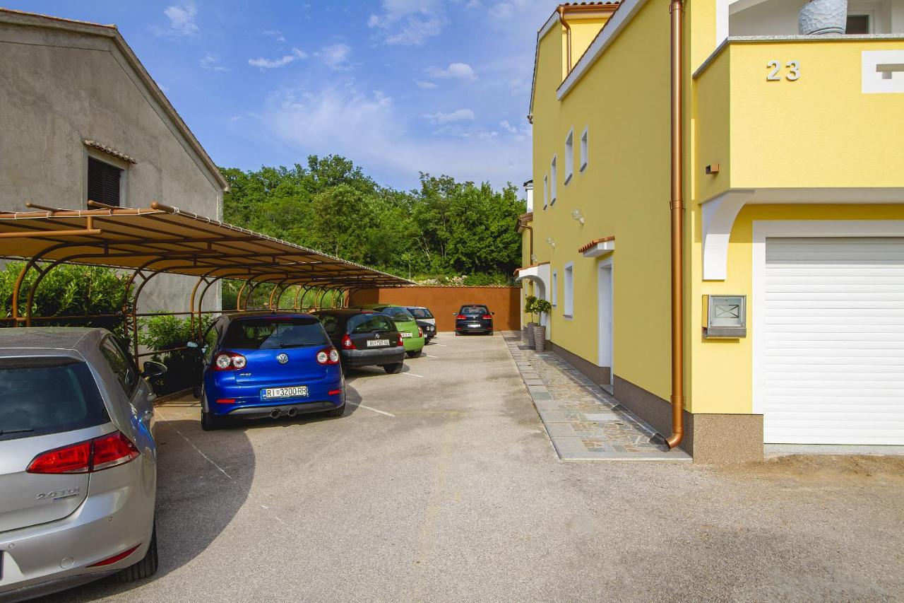 Apartmani Justic Njivice Ngoại thất bức ảnh