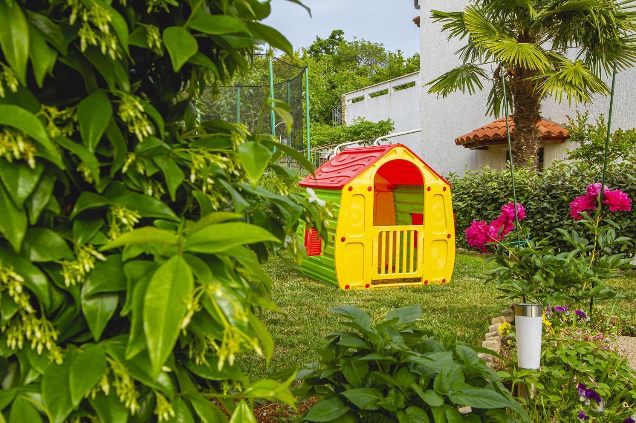 Apartmani Justic Njivice Ngoại thất bức ảnh