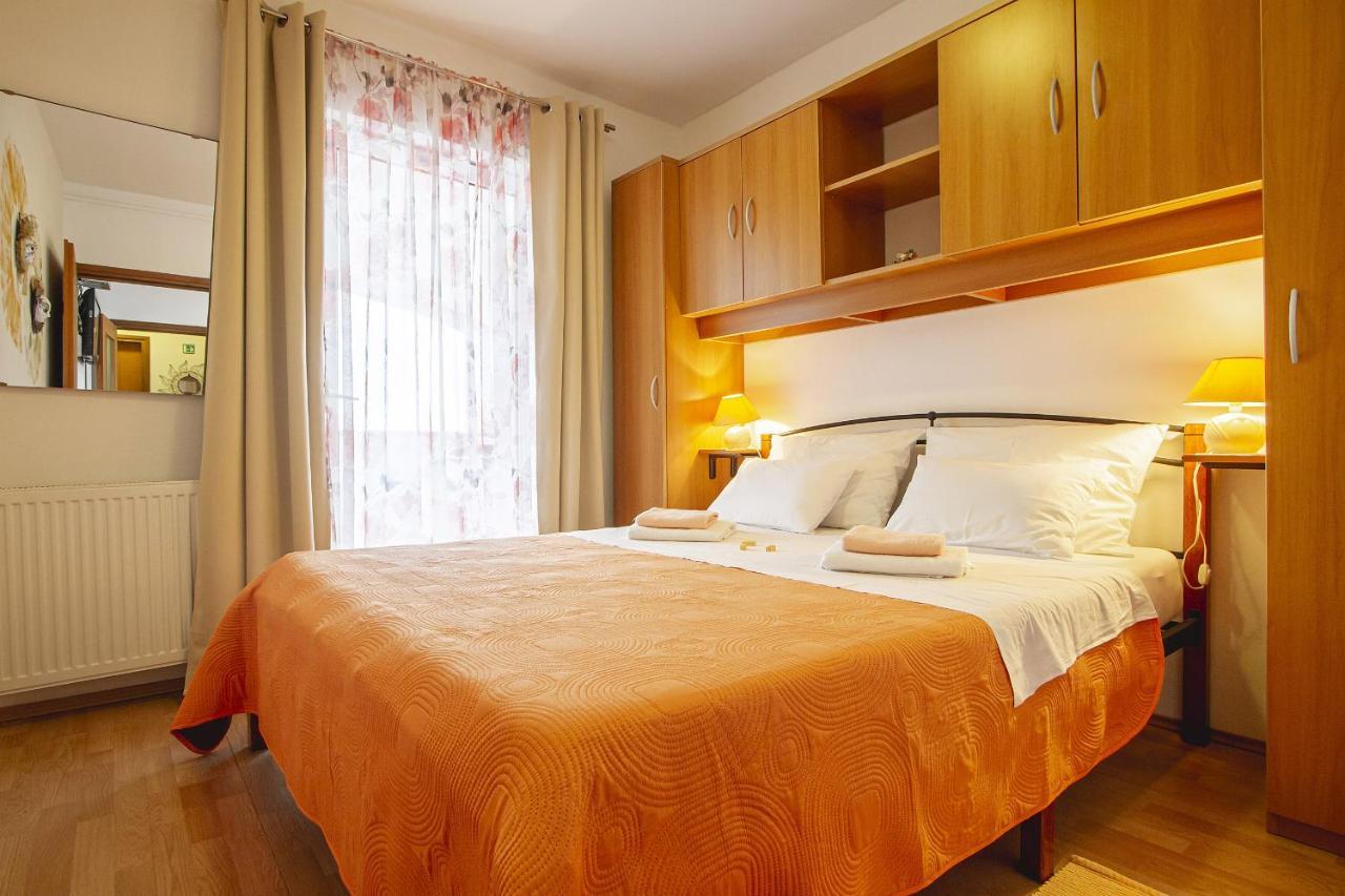 Apartmani Justic Njivice Ngoại thất bức ảnh