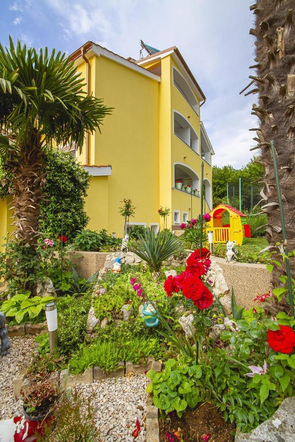 Apartmani Justic Njivice Ngoại thất bức ảnh
