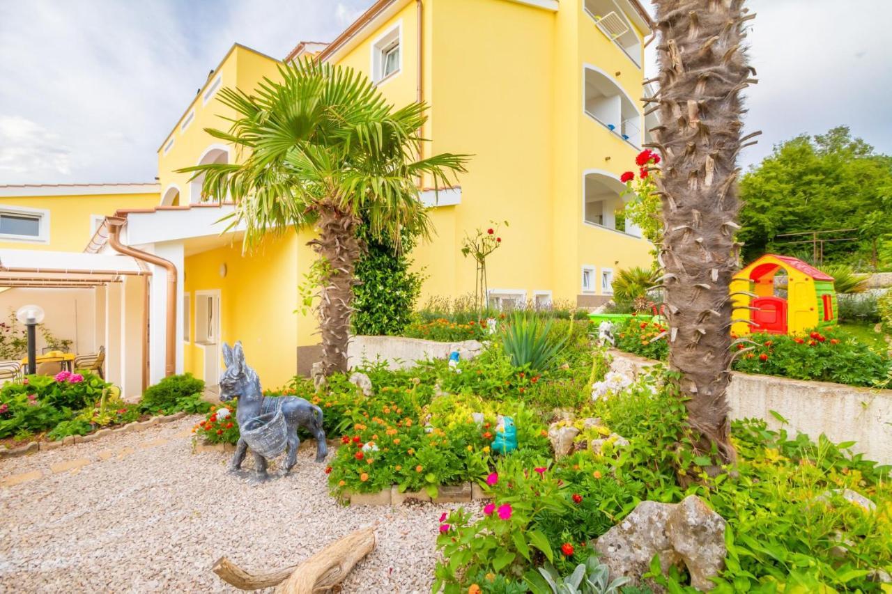 Apartmani Justic Njivice Ngoại thất bức ảnh